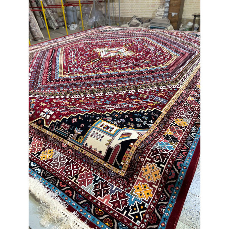 فرش ماشینی 700 شانه زمینه لاکی حاشیه سرمه ای مدل استادزاده گبه